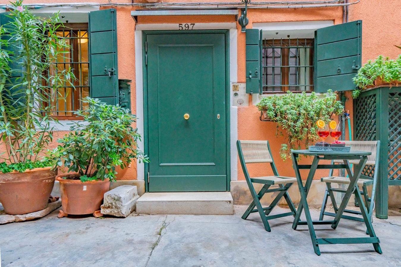 شقة Lo Squero 1 The Secret Courtyard In Dorsoduro البندقية الغرفة الصورة